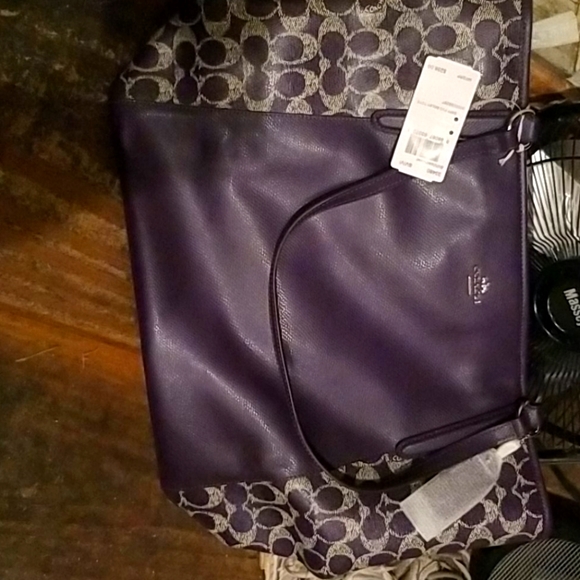 Handbags - Bailey Tote